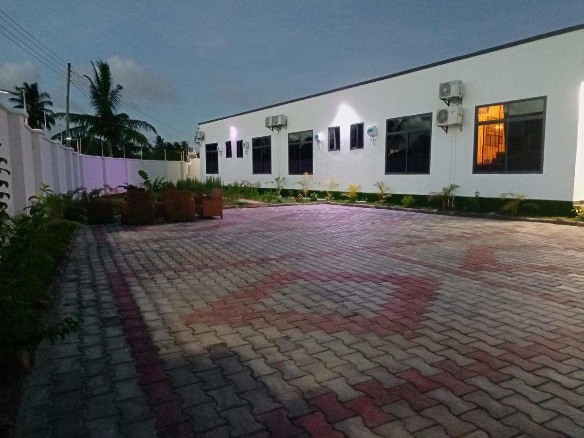Chibuba Airport Accommodation Dar es Salaam Esterno foto